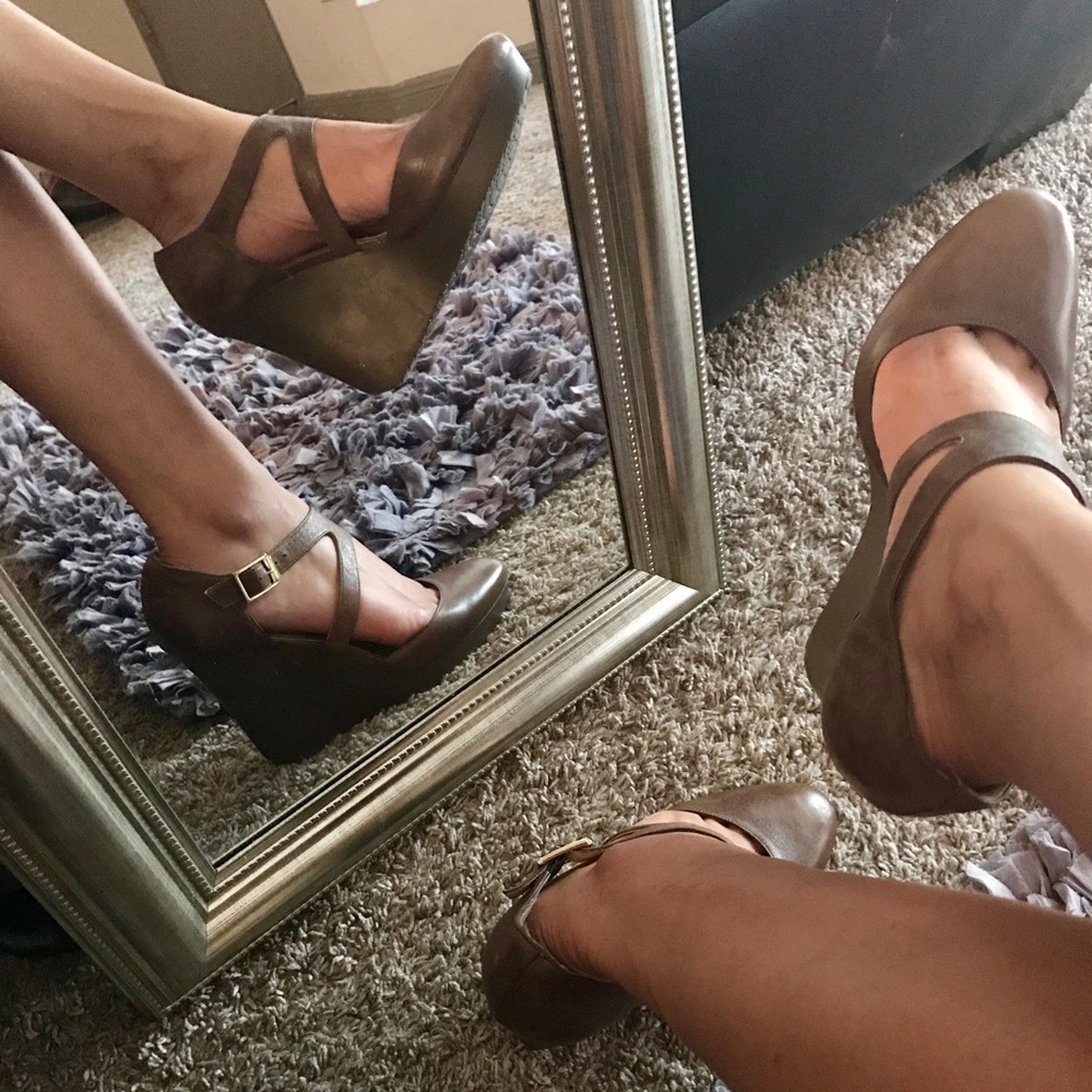 ***SALE***Jimmy Choo Wedges